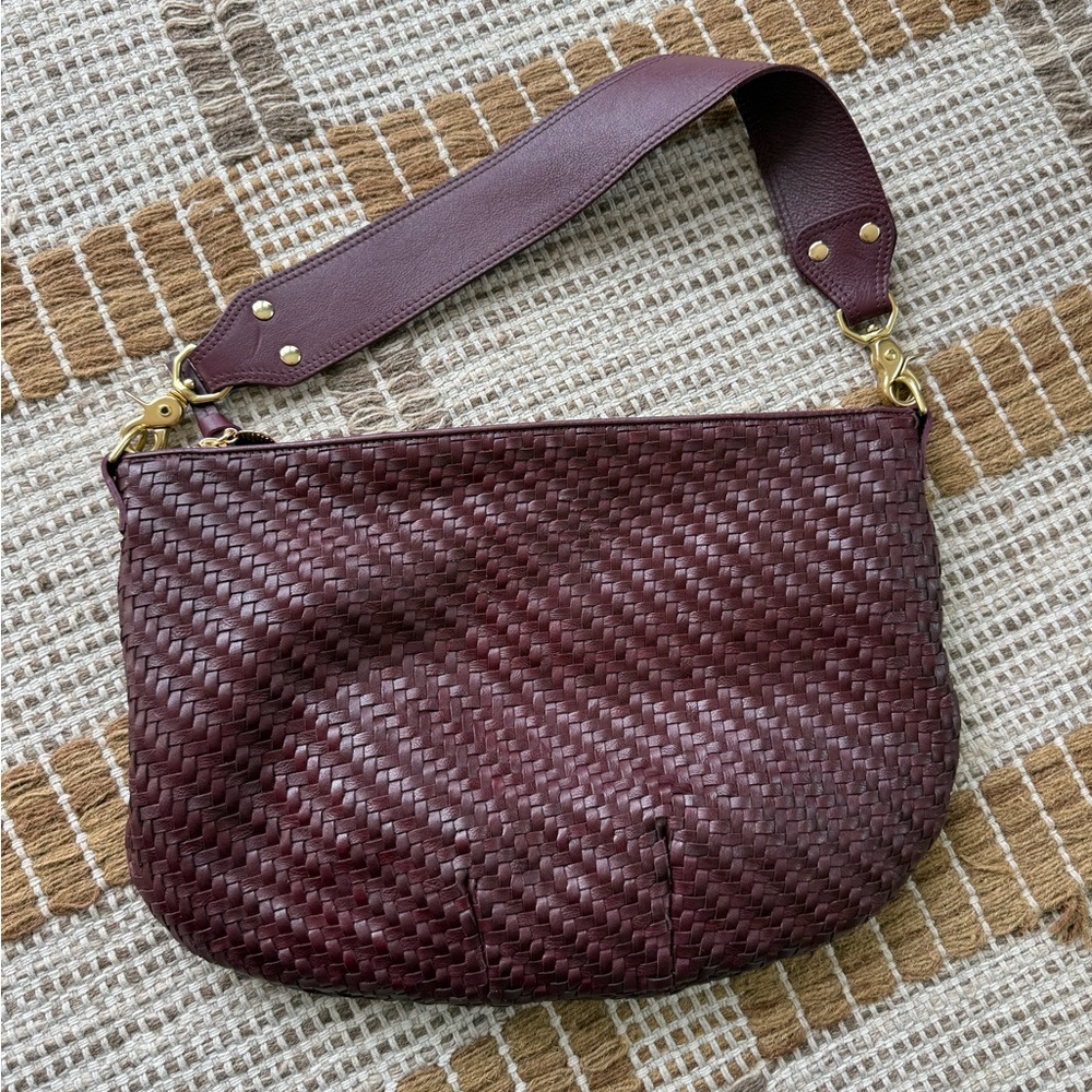 Clare V. Moyen Messenger — Cassis
